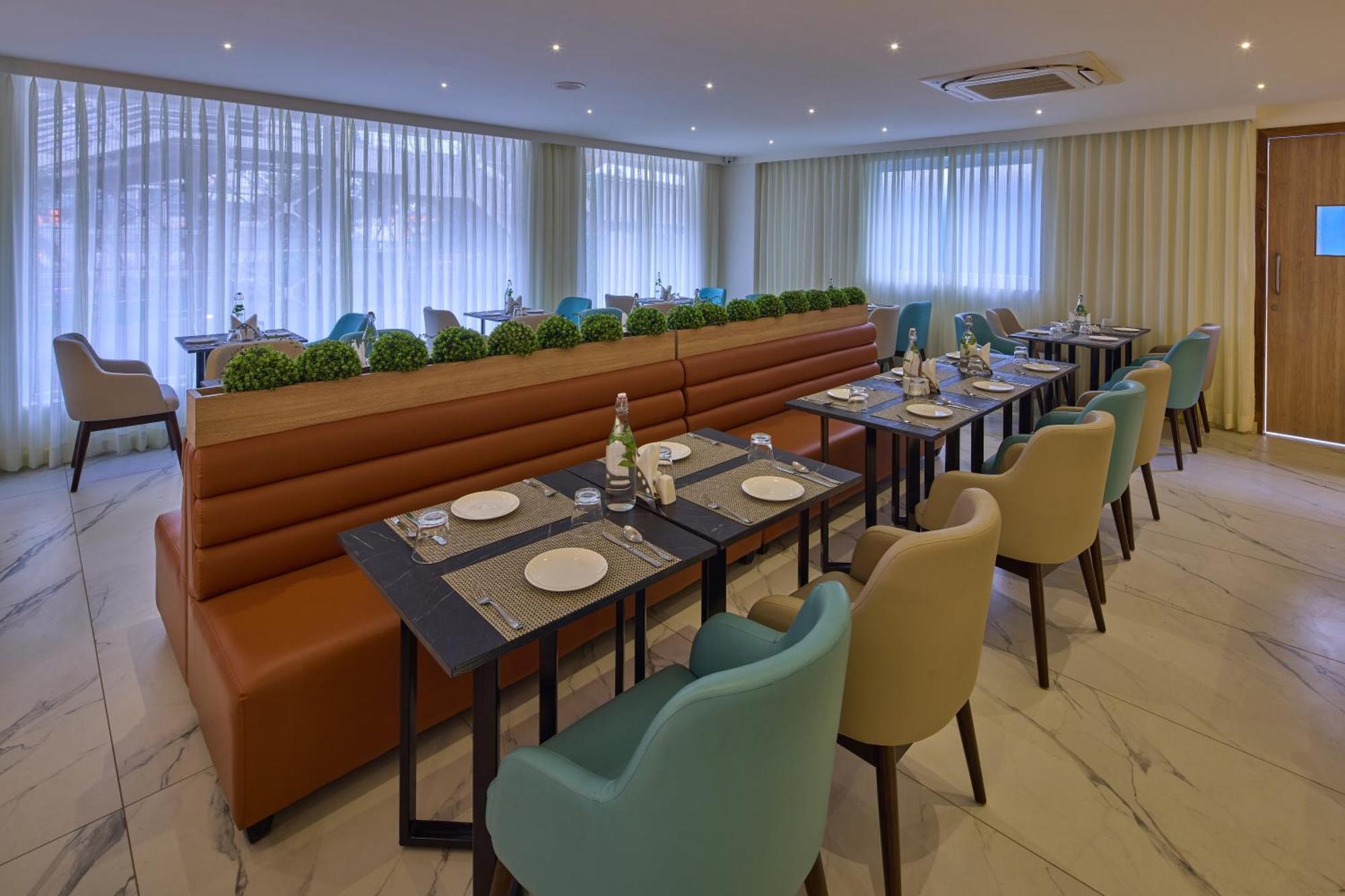 Grand Continent Hebbal A Sarovar Portico Affiliate Hotel 班加罗尔 外观 照片