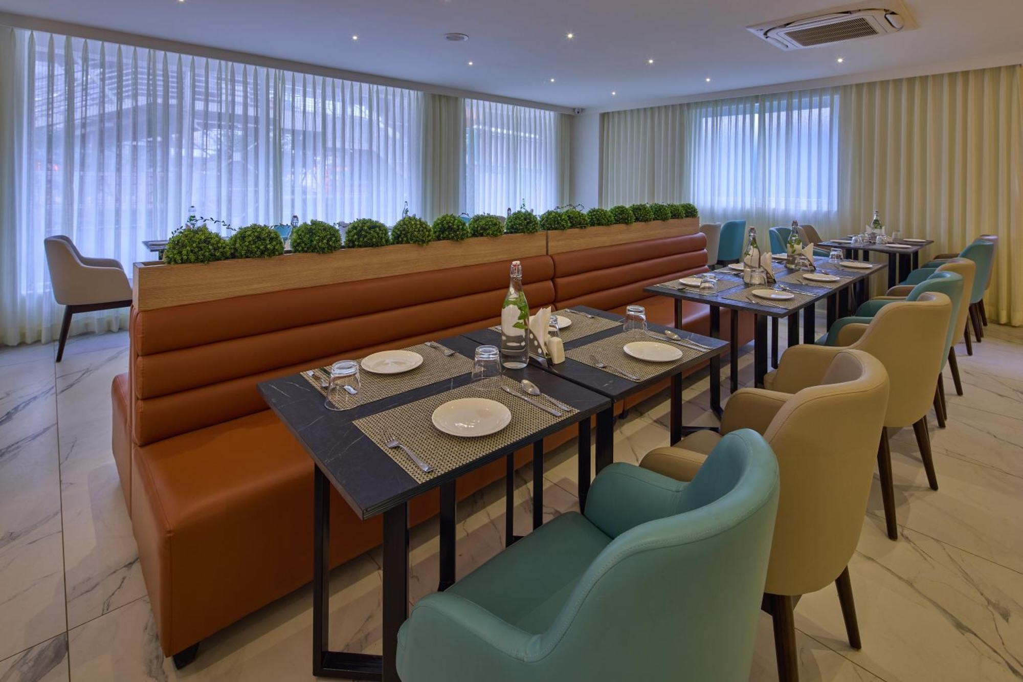 Grand Continent Hebbal A Sarovar Portico Affiliate Hotel 班加罗尔 外观 照片