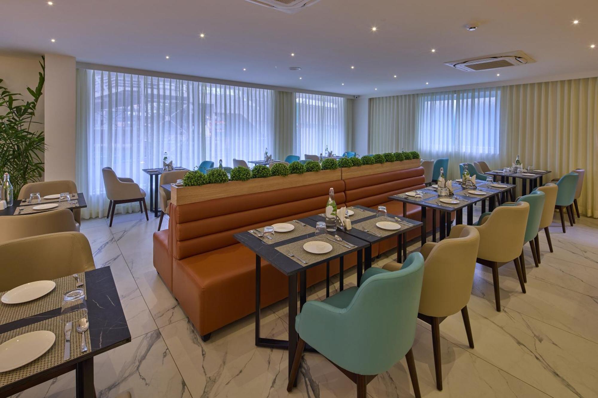 Grand Continent Hebbal A Sarovar Portico Affiliate Hotel 班加罗尔 外观 照片