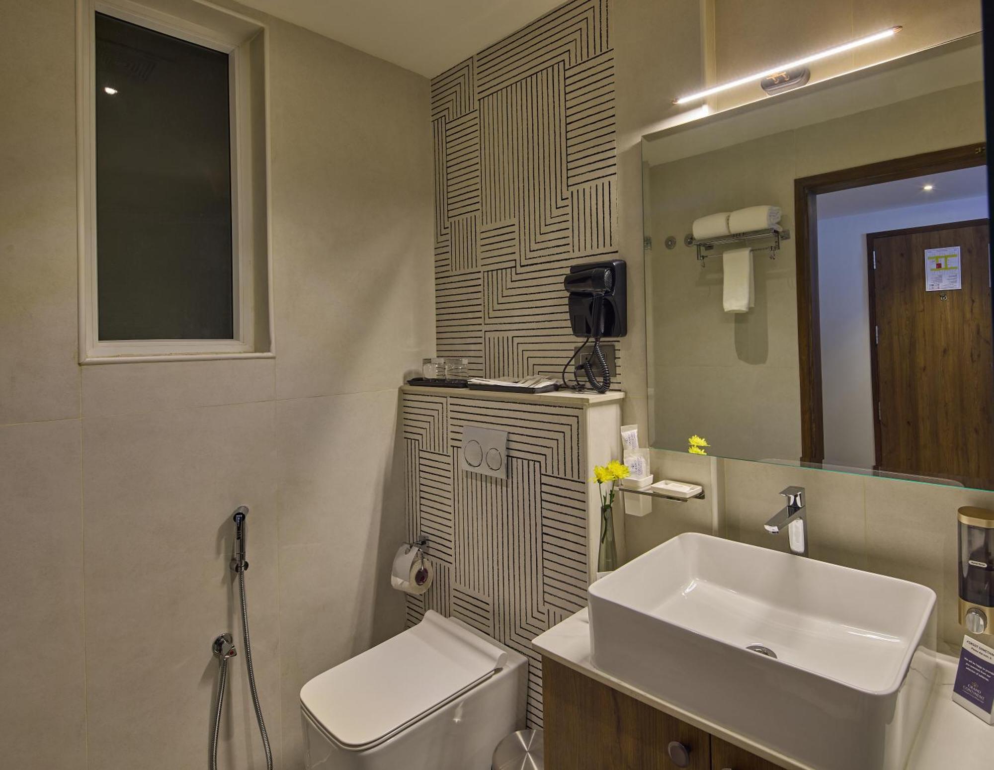 Grand Continent Hebbal A Sarovar Portico Affiliate Hotel 班加罗尔 外观 照片